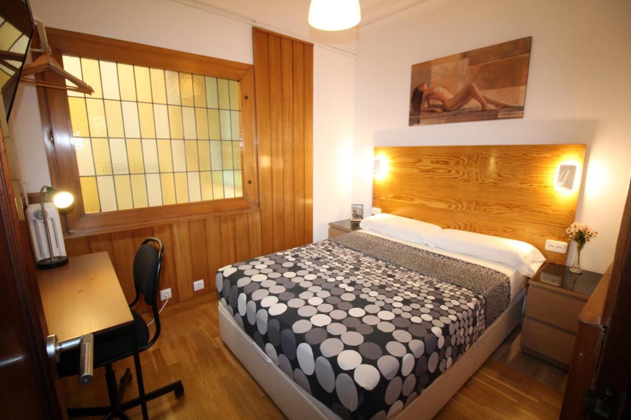 Nuevo Balmes Habitaciones Барселона Екстериор снимка
