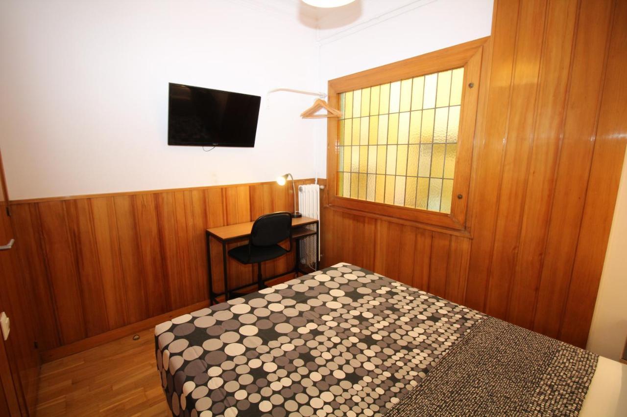 Nuevo Balmes Habitaciones Барселона Екстериор снимка